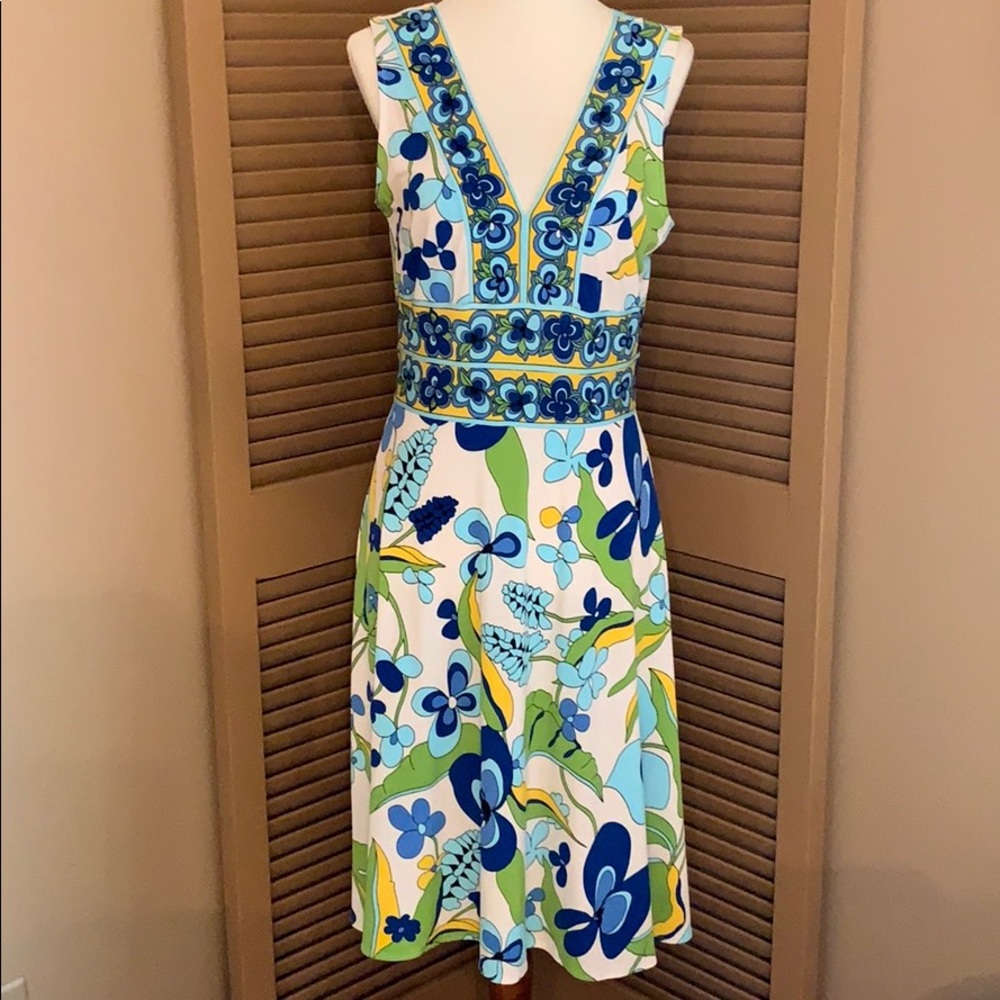 Sleeveless 70s Retro Print Knit Dress